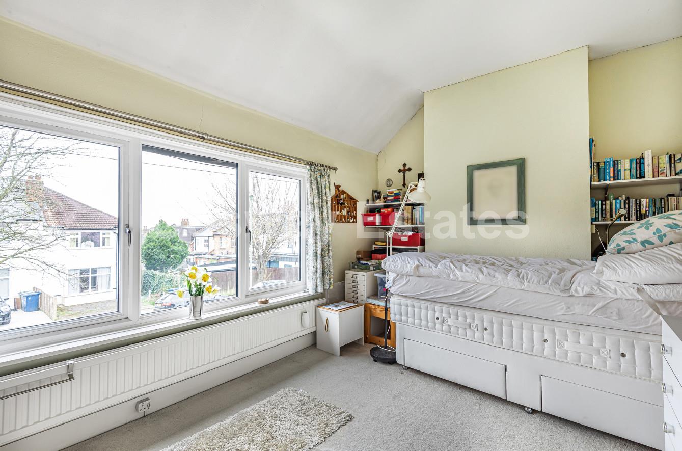 Milton Road, Mill Hill